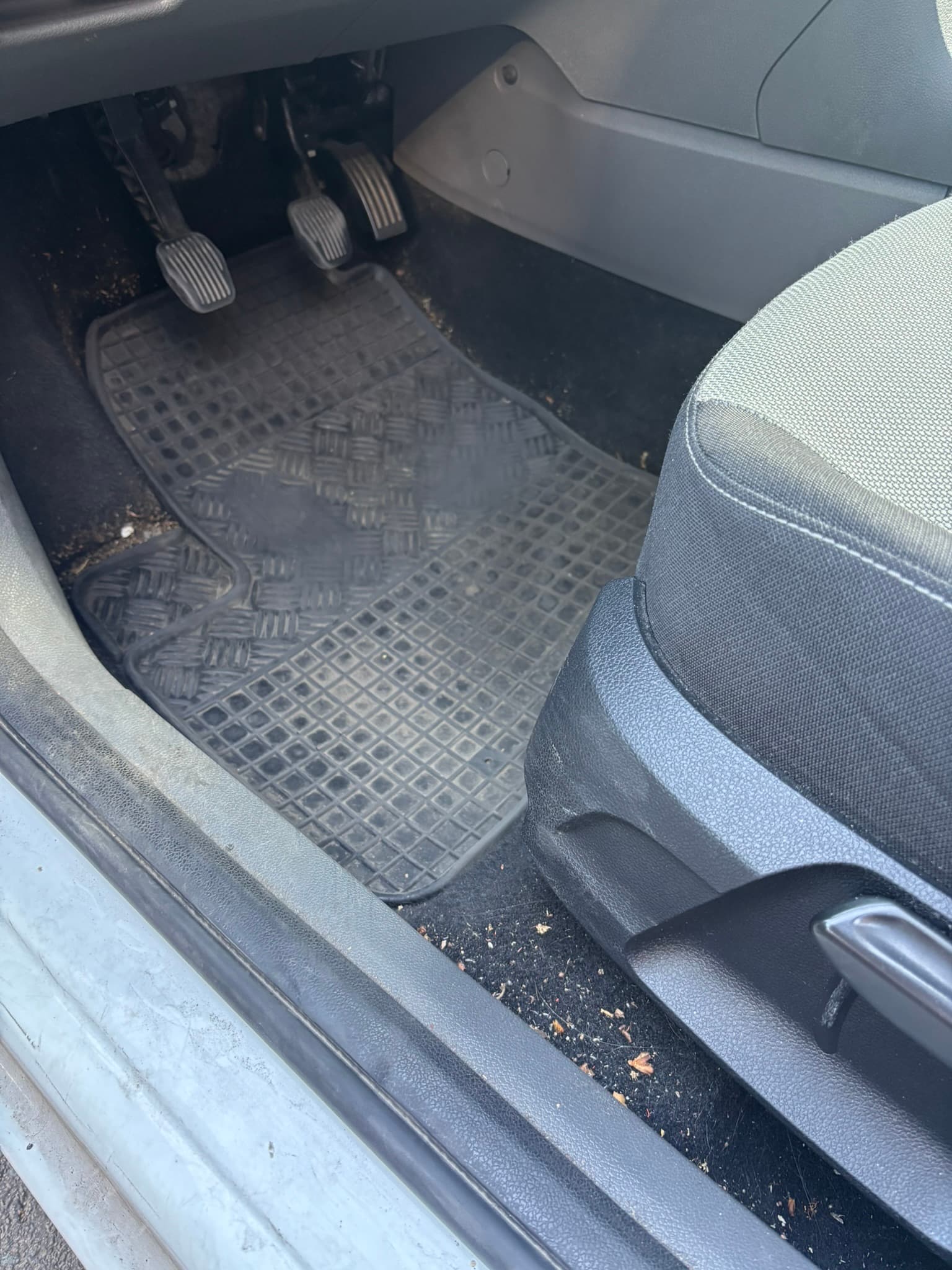 Ford Focus — Deep Clean Před 2