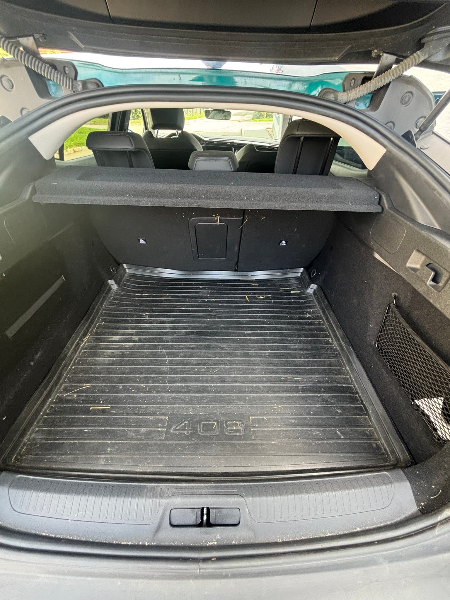 Peugeot 408 — Deep Clean Před 1