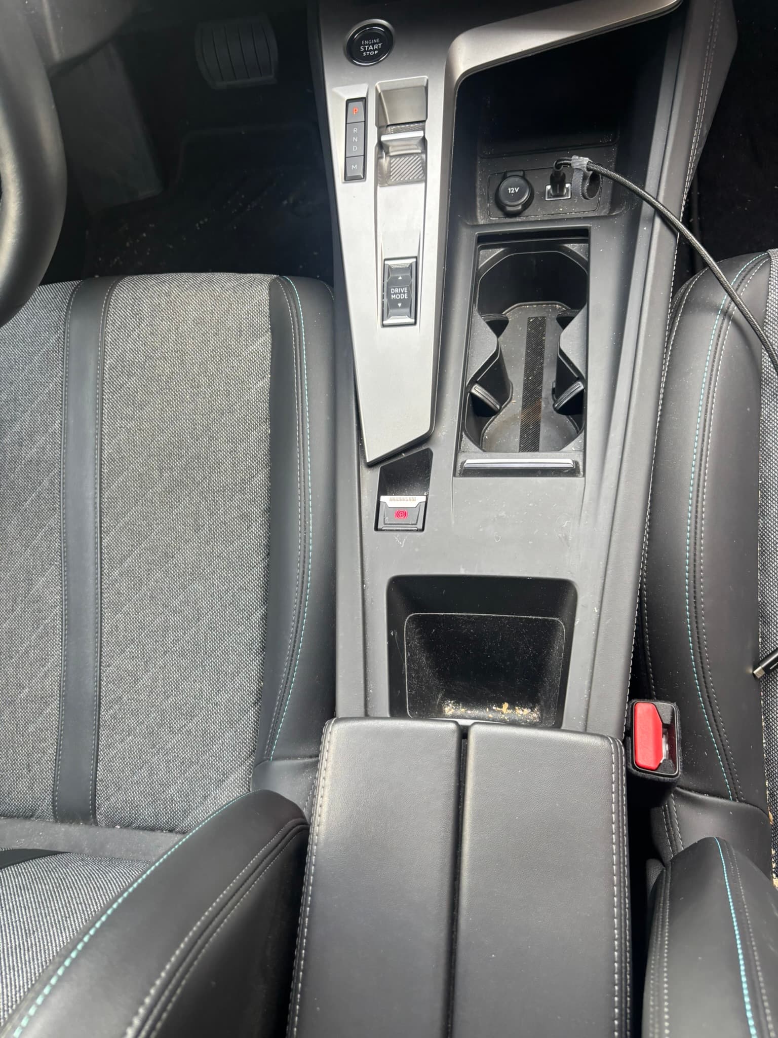 Peugeot 408 — Deep Clean Před 5