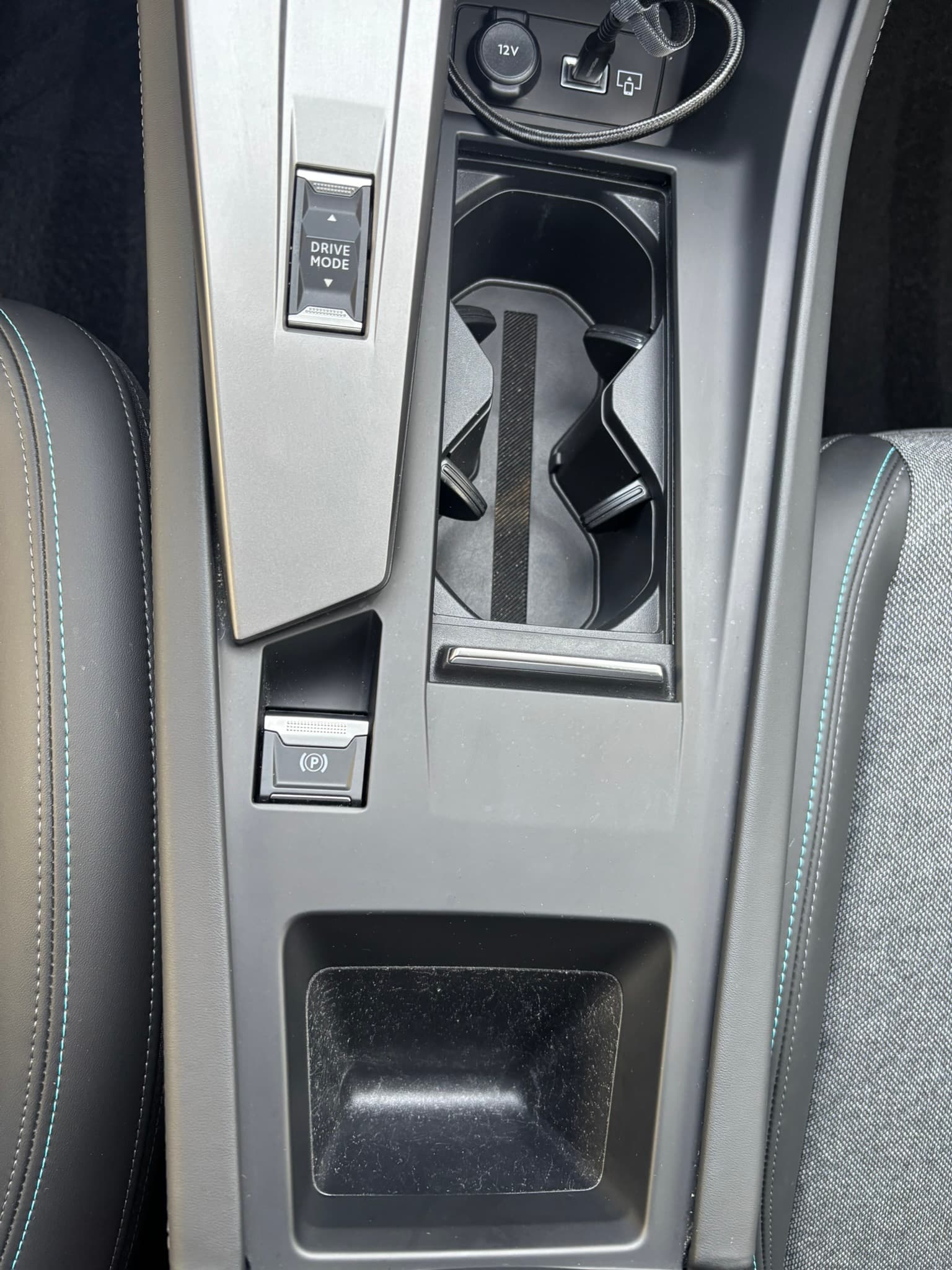 Peugeot 408 — Deep Clean Po 13