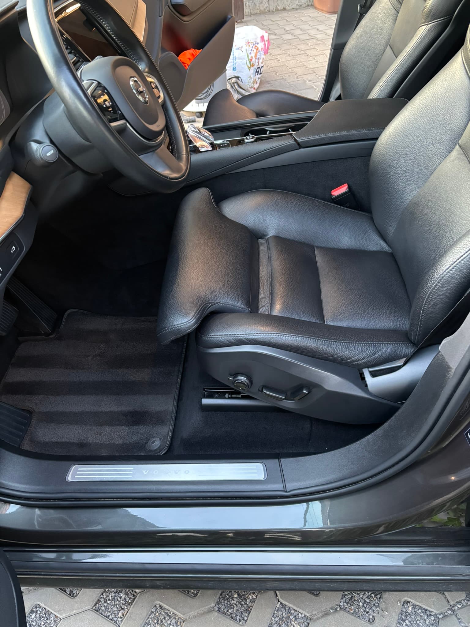Volvo XC90 Po 9